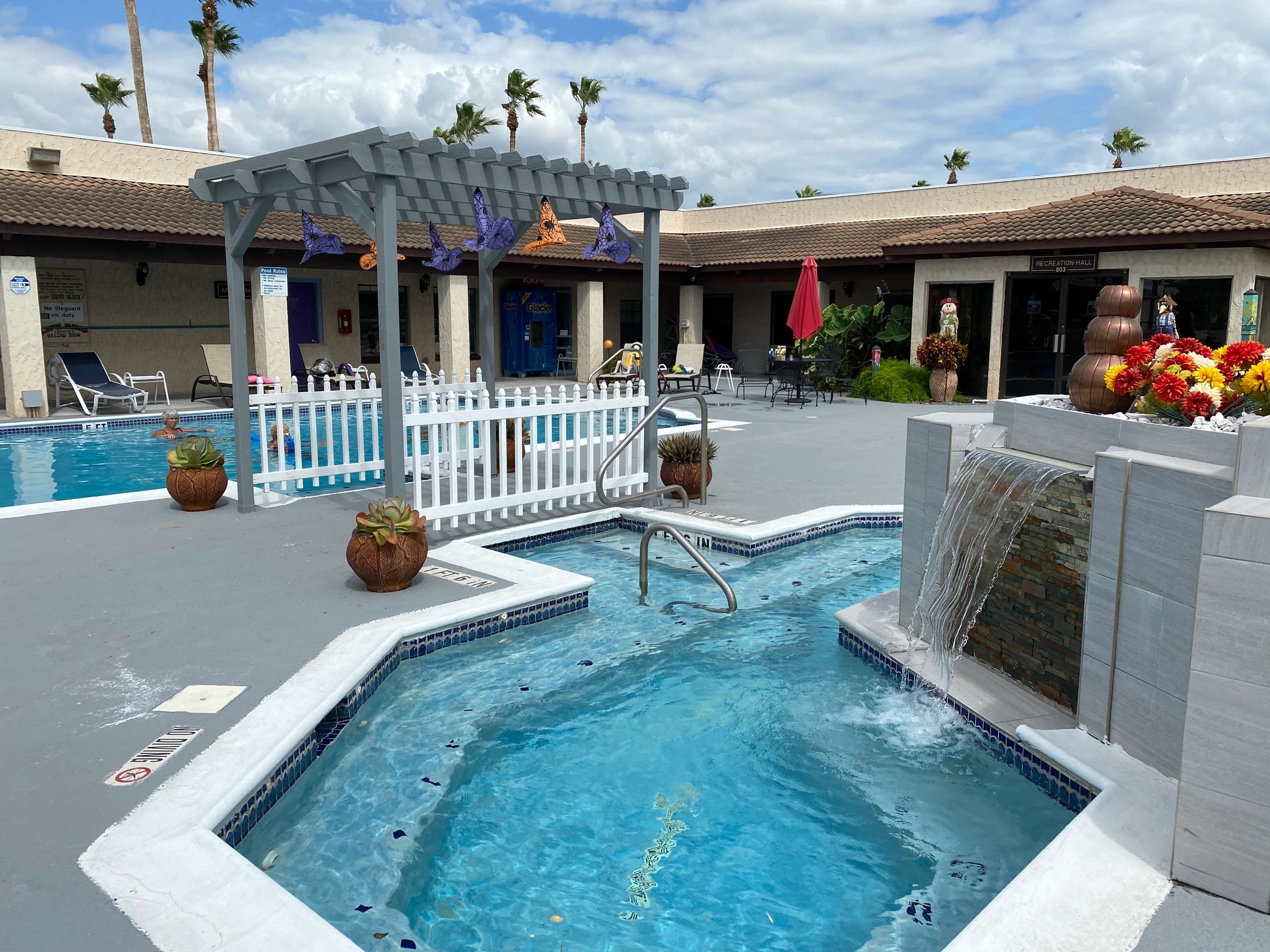 Seasonal RV | Palm Shadows RV Resort